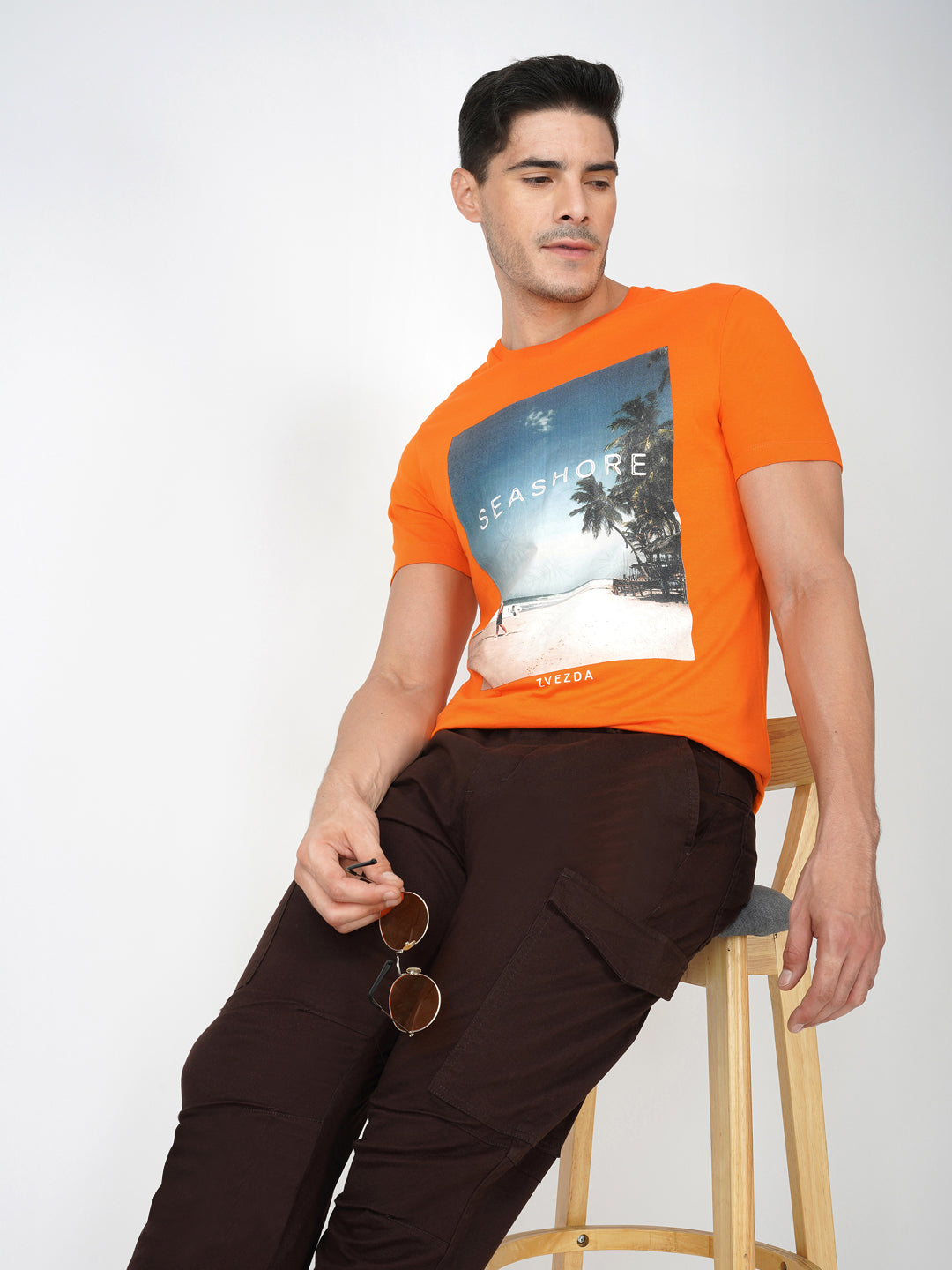 ORIOLE BRANDING PHOTO PRINT POSE VIEW