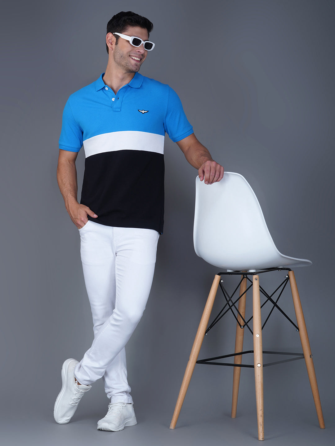 CLASSICBLUE/WHITE/BLACK COLOR BLOCK POLO POSE VIEW