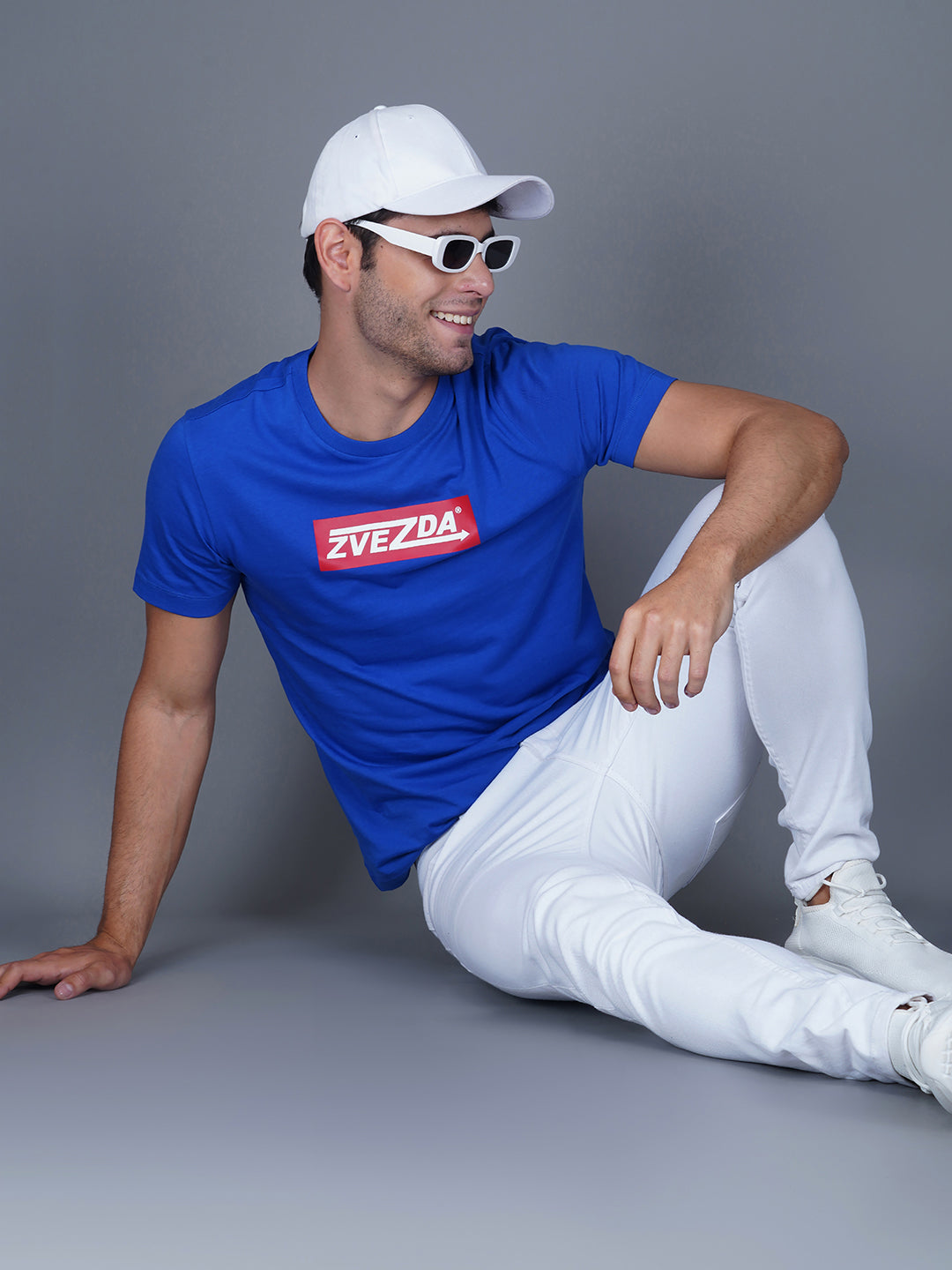 MEDIUM BLUE  BRANDING T-SHIRT POSE VIEW