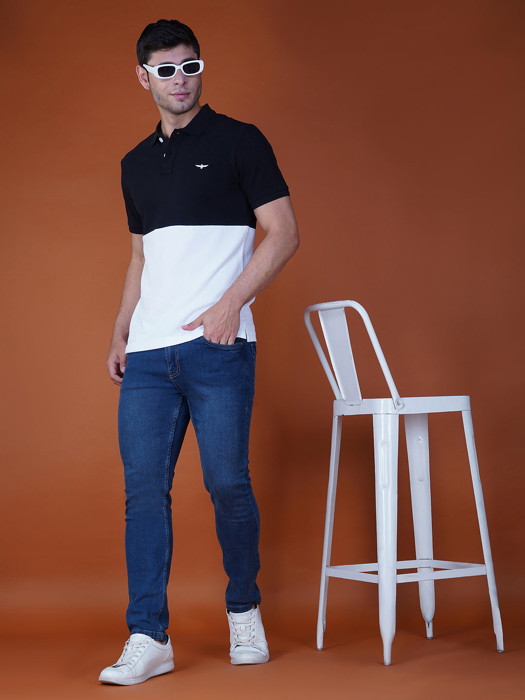 BLACK/WHITE COLOR BLOCK POLO POSE VIEW