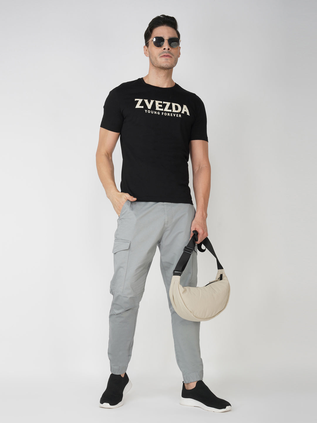 BLACK SINGLE JERSEY SPECIALITY PRINT T-shirt pose view