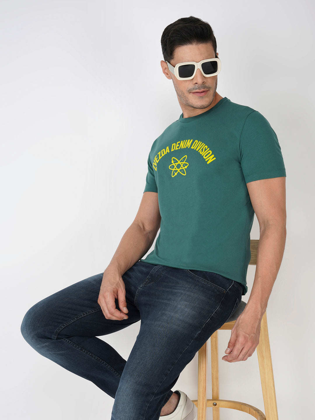 SMOKE PINE  BRANDING T-SHIRT POSE VIEW