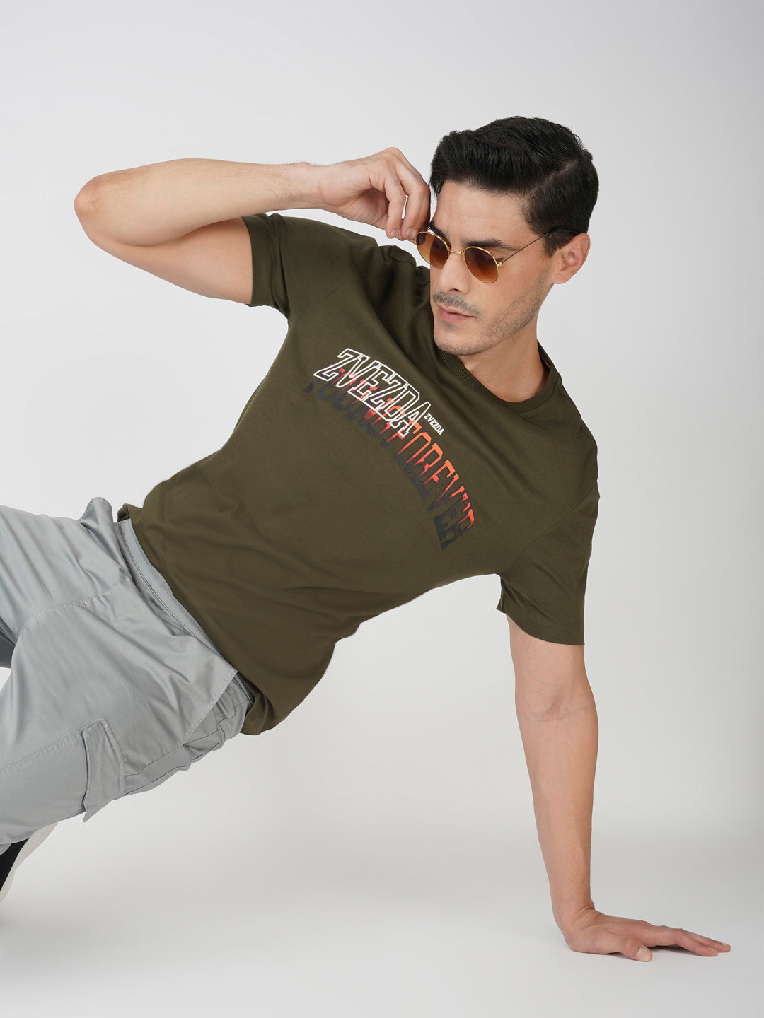 ARMY OLIVE  BRANDING PHOTO PRINT POSE VIEW