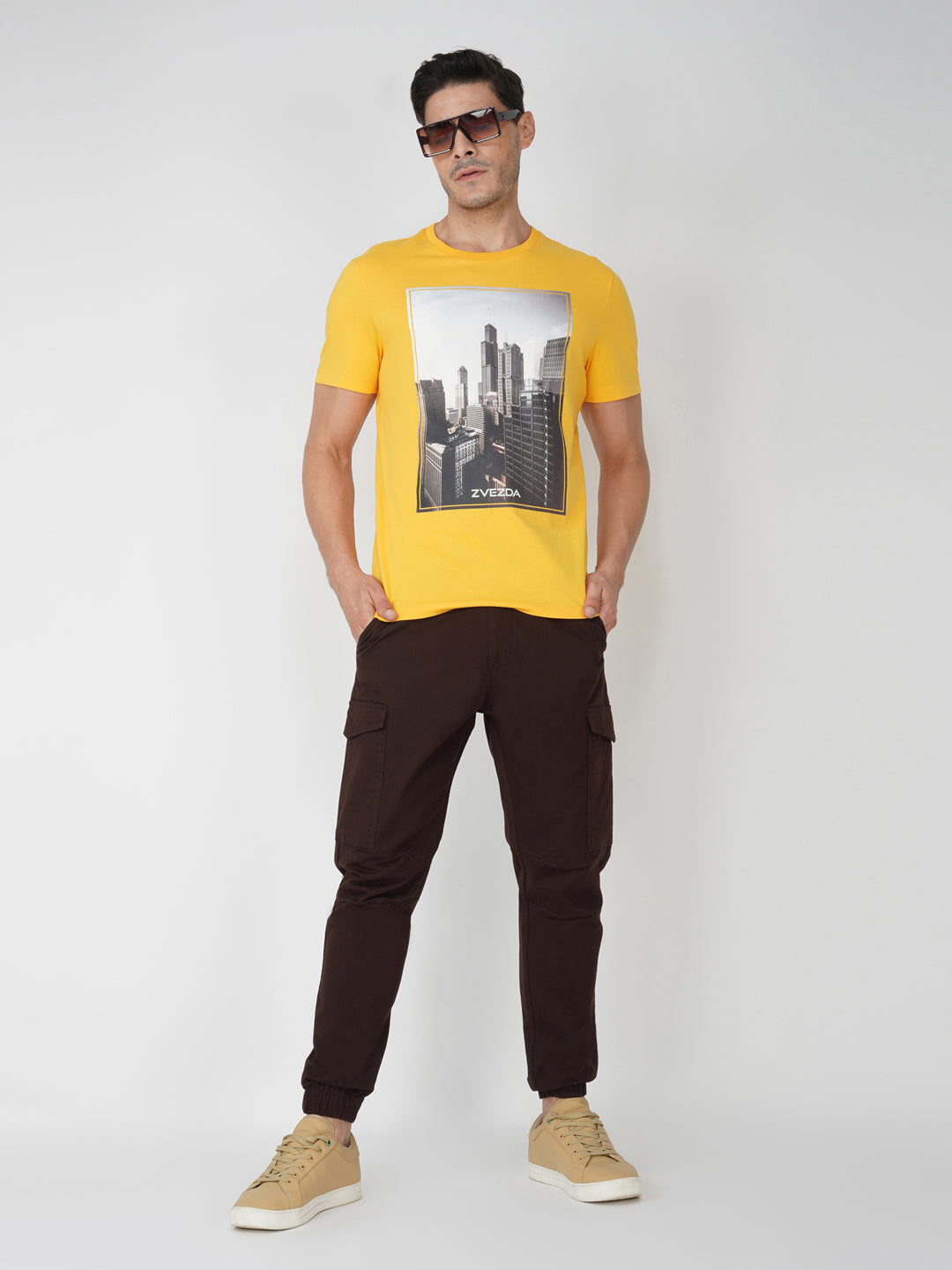 YELLOW OCHRE  BRANDING PHOTO PRINT POSE VIEW