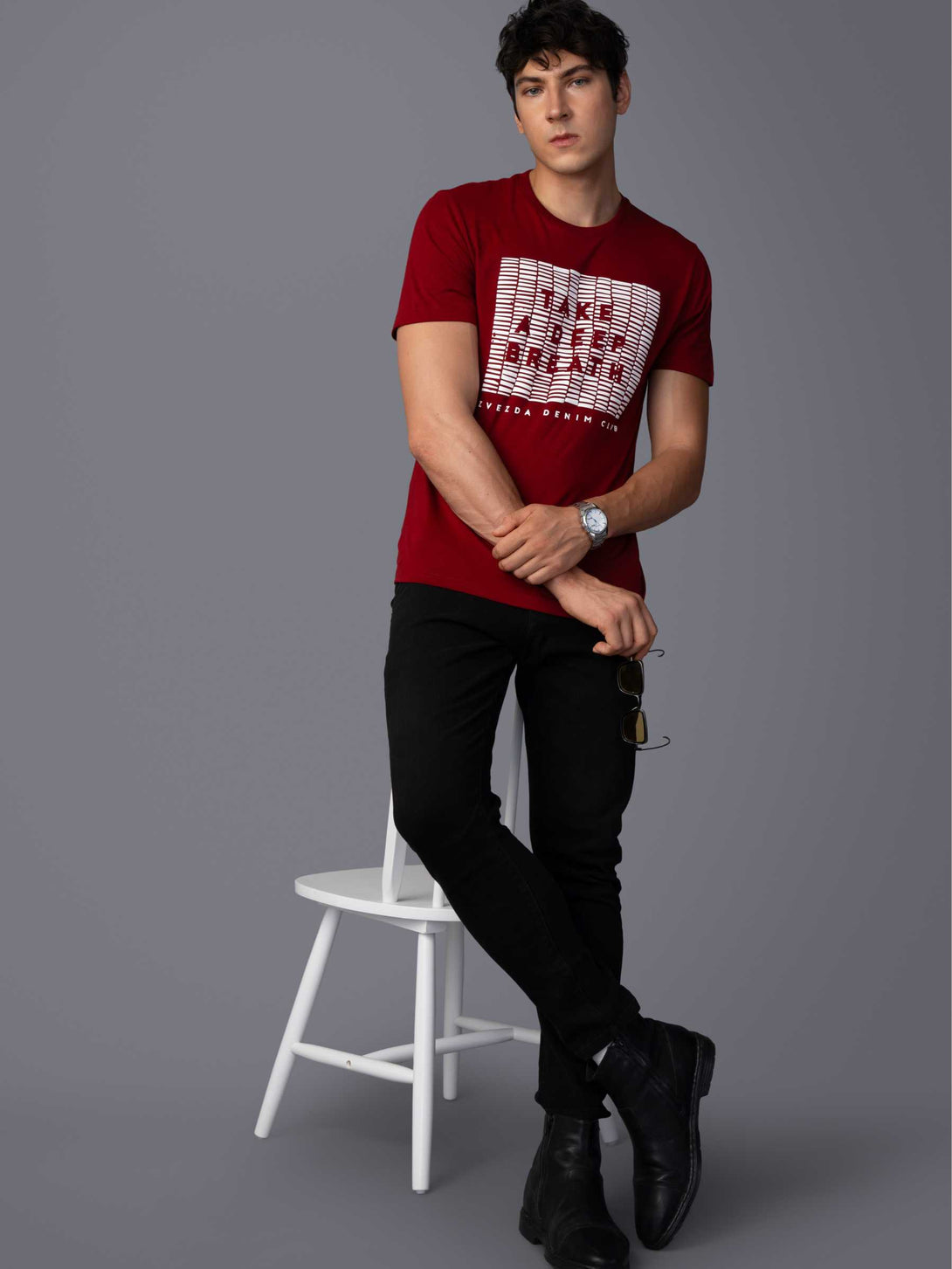 DARK JAM RED BRANDING T-SHIRT POSE VIEW