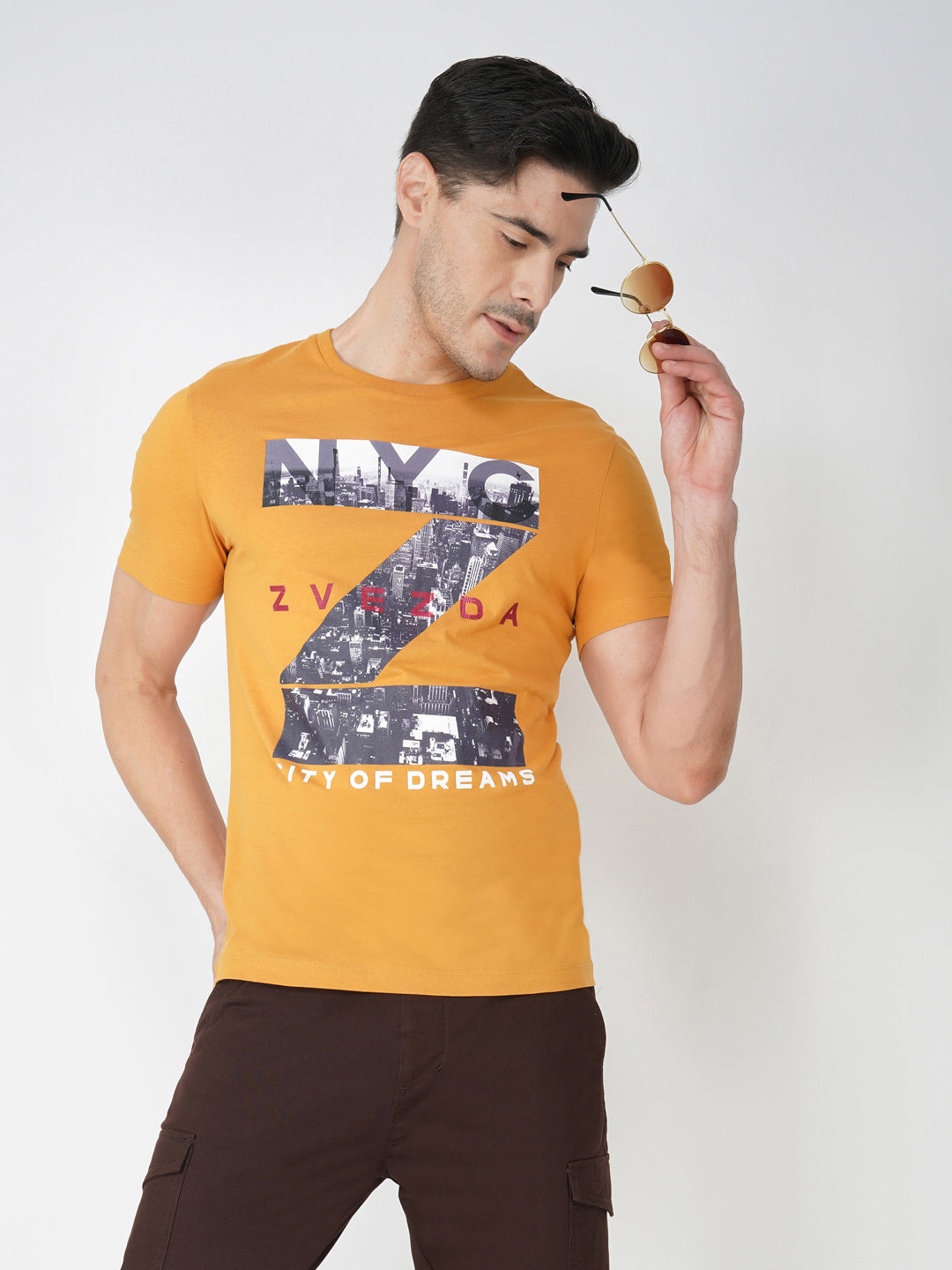 GOLD FLAKE  BRANDING PHOTO PRINT POSE VIEW